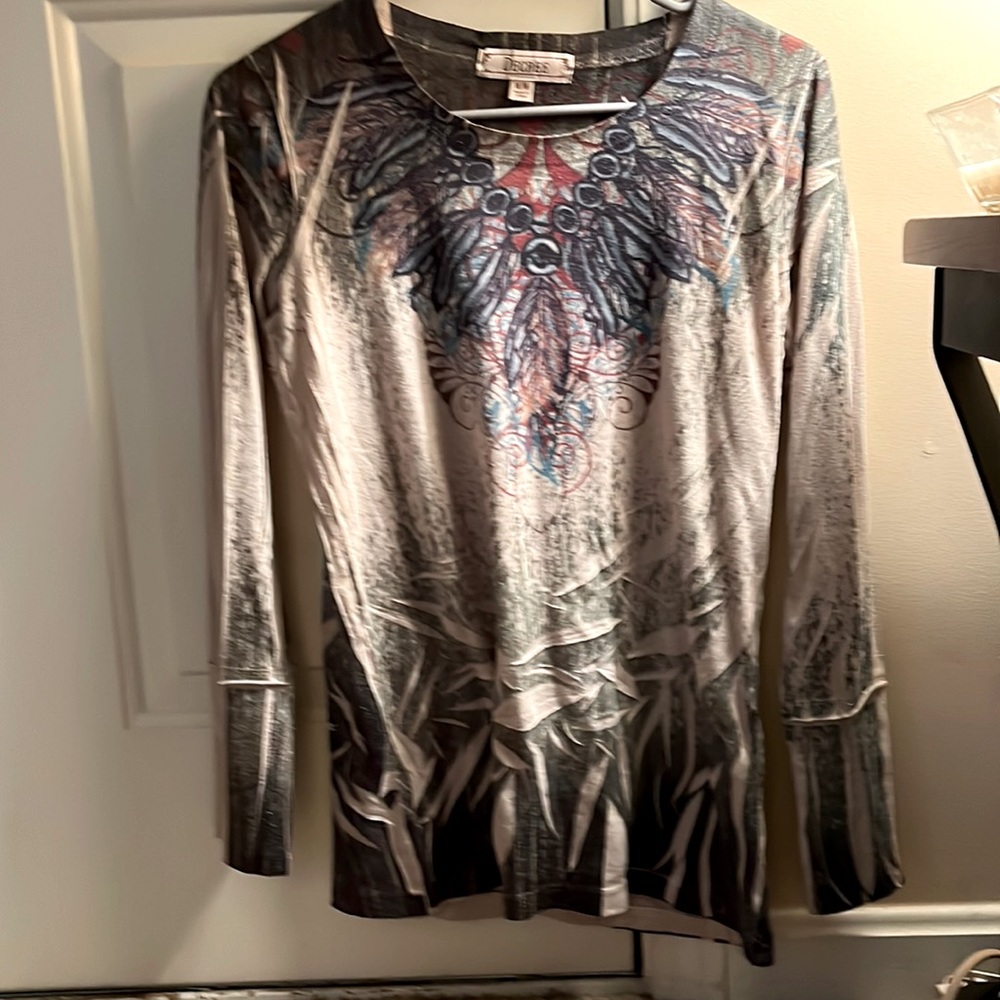 Decree shirt looks like an Indian style